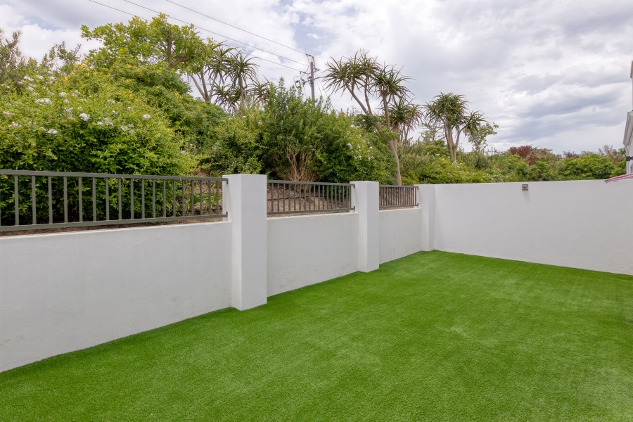 2 Bedroom Property for Sale in Croydon Gardens Estate Western Cape